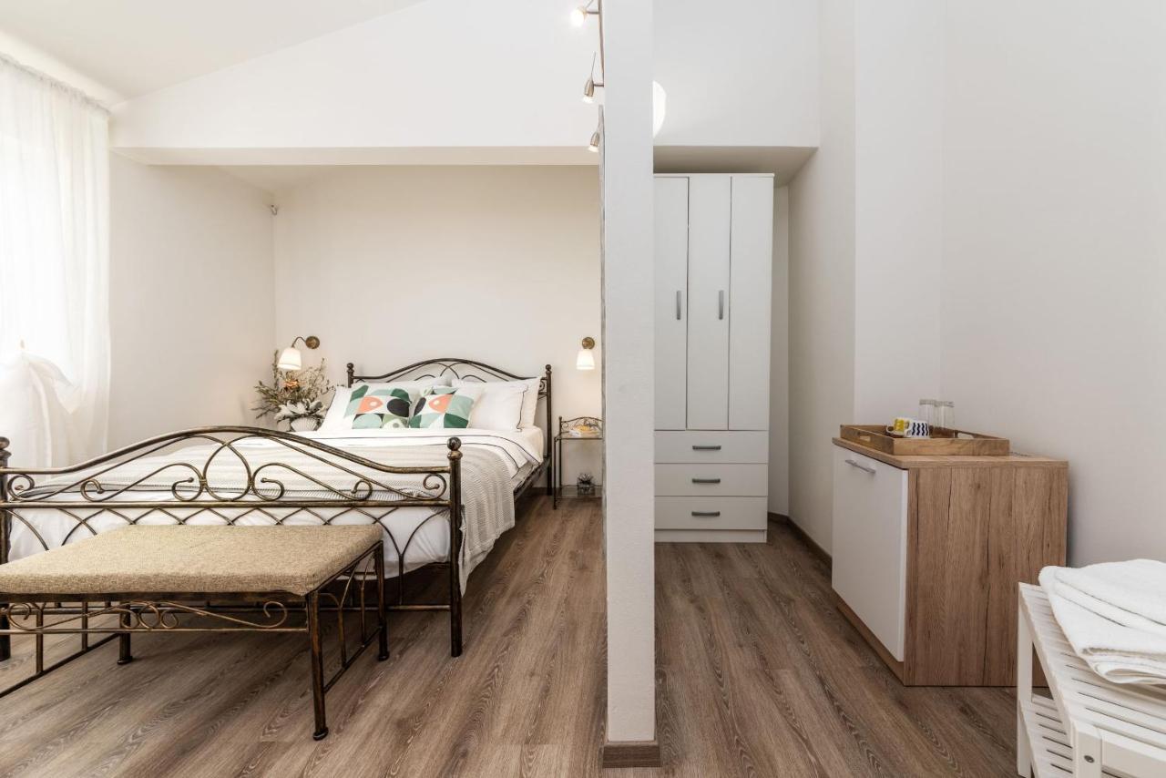 Rooms Karolina Funtana Exteriér fotografie